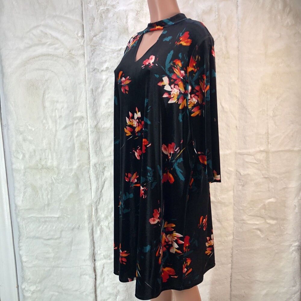 Velvet Shift Women Dress Size 1X Black Floral Stretchy Choker Neck - Picture 6 of 11